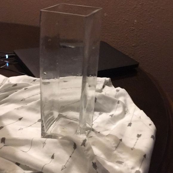 Vases - Picture 2 of 3